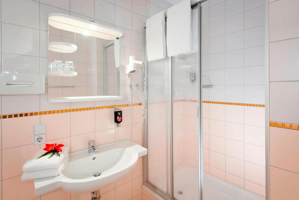 ibis Styles Berlin City Ost - image 7