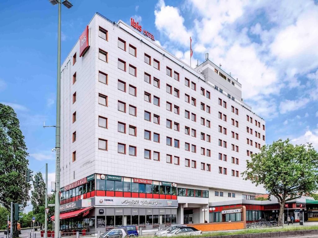 Ibis Berlin Messe - image 6