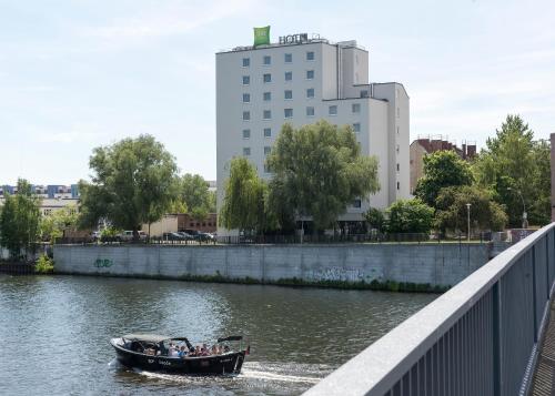 ibis Styles Berlin Treptow - image 4