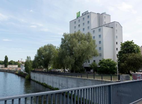 ibis Styles Berlin Treptow - image 7