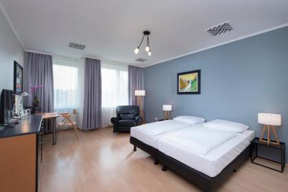 City Hotel Berlin East - image 17