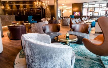 Motel One Berlin-Bellevue - image 11