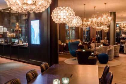 Motel One Berlin-Bellevue - image 17