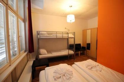 Metropol Hostel Berlin - image 17