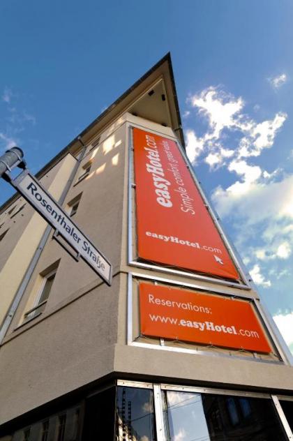 easyHotel Berlin Hackescher Markt - image 10