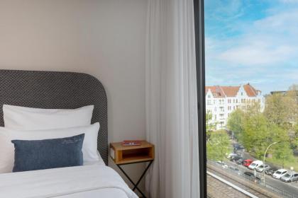 June Six Hotel Berlin City West - image 2