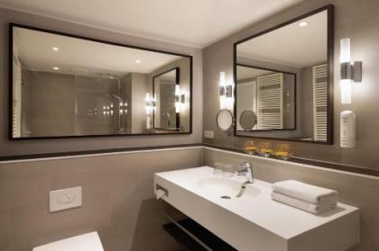 Holiday Inn Berlin City Center East Prenzlauer Berg - image 12