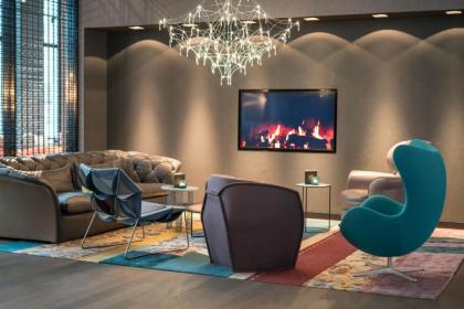 Motel One Berlin-Alexanderplatz - image 12