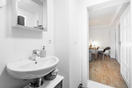 Beautiful 3 Room apartment in Kreuzberg - image 9