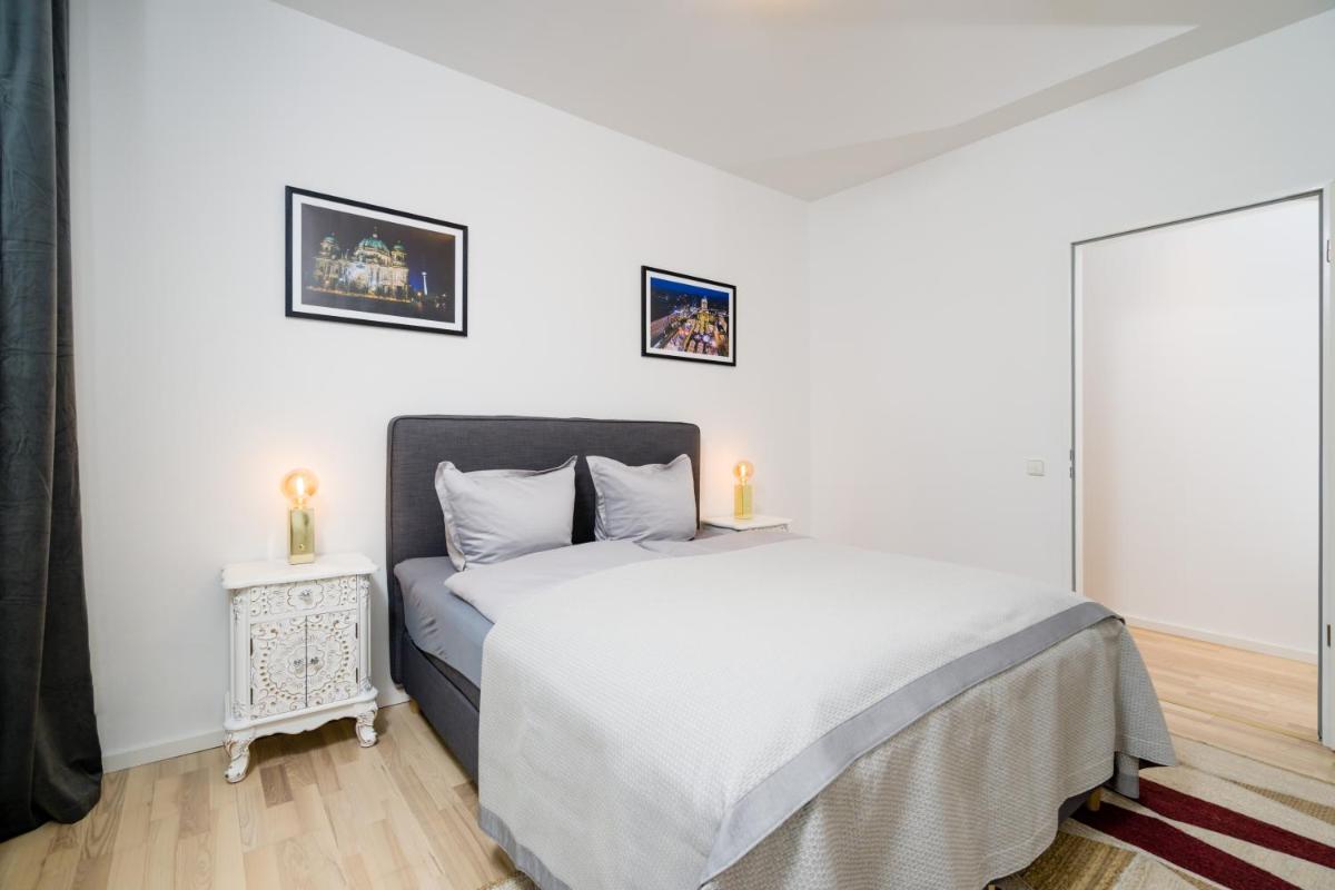 Stylish 1BR in downtown Berlin Mitte Spittelmarkt - main image