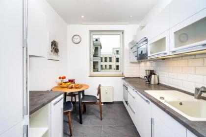 Stylish 1BR in downtown Berlin Mitte Spittelmarkt - image 5